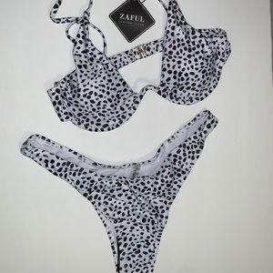 New with Tag Zaful Underwire Black/White Bikini
